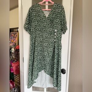 Elegant Green Floral Dress with V-Neck